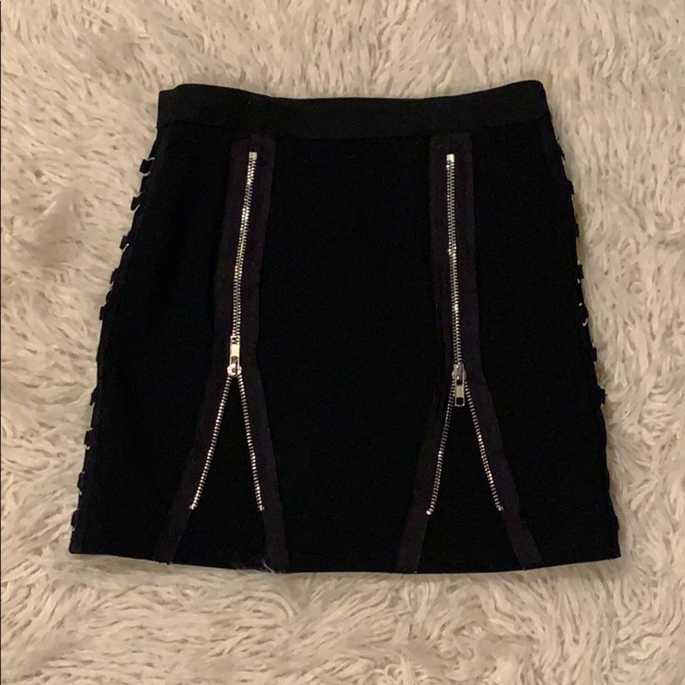Detailed Zipper Pencil Skirt